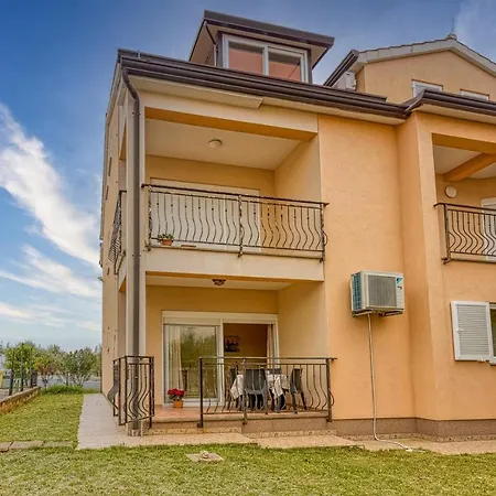 Apartment Tom With Terrace Porec